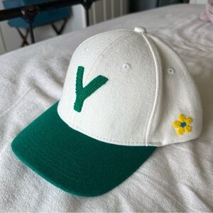 Yitai Embroidered Flower Hat Snapback